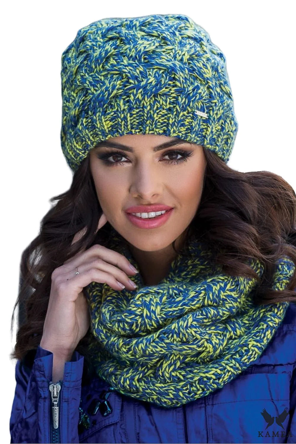 Bonnet et écharpe tricot femme élégant moderne bleu jaune laine doux confort hiver style tendance femmes