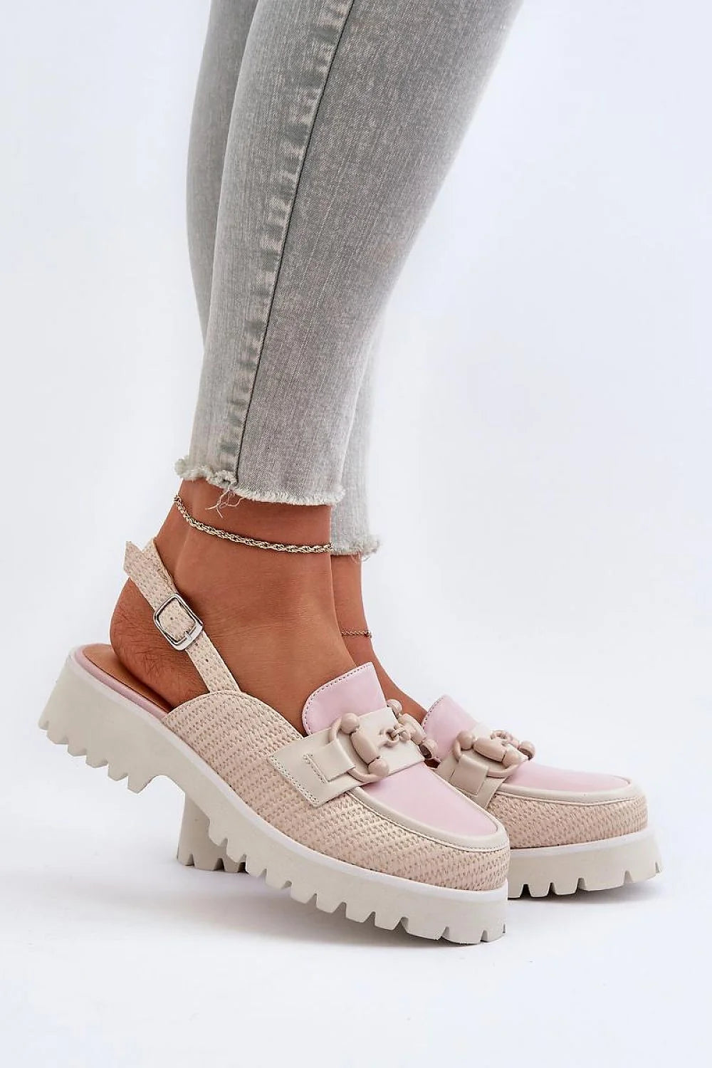 Sandales compensées design audacieux cuir artificiel ornement perlé beige rose crème femmes
