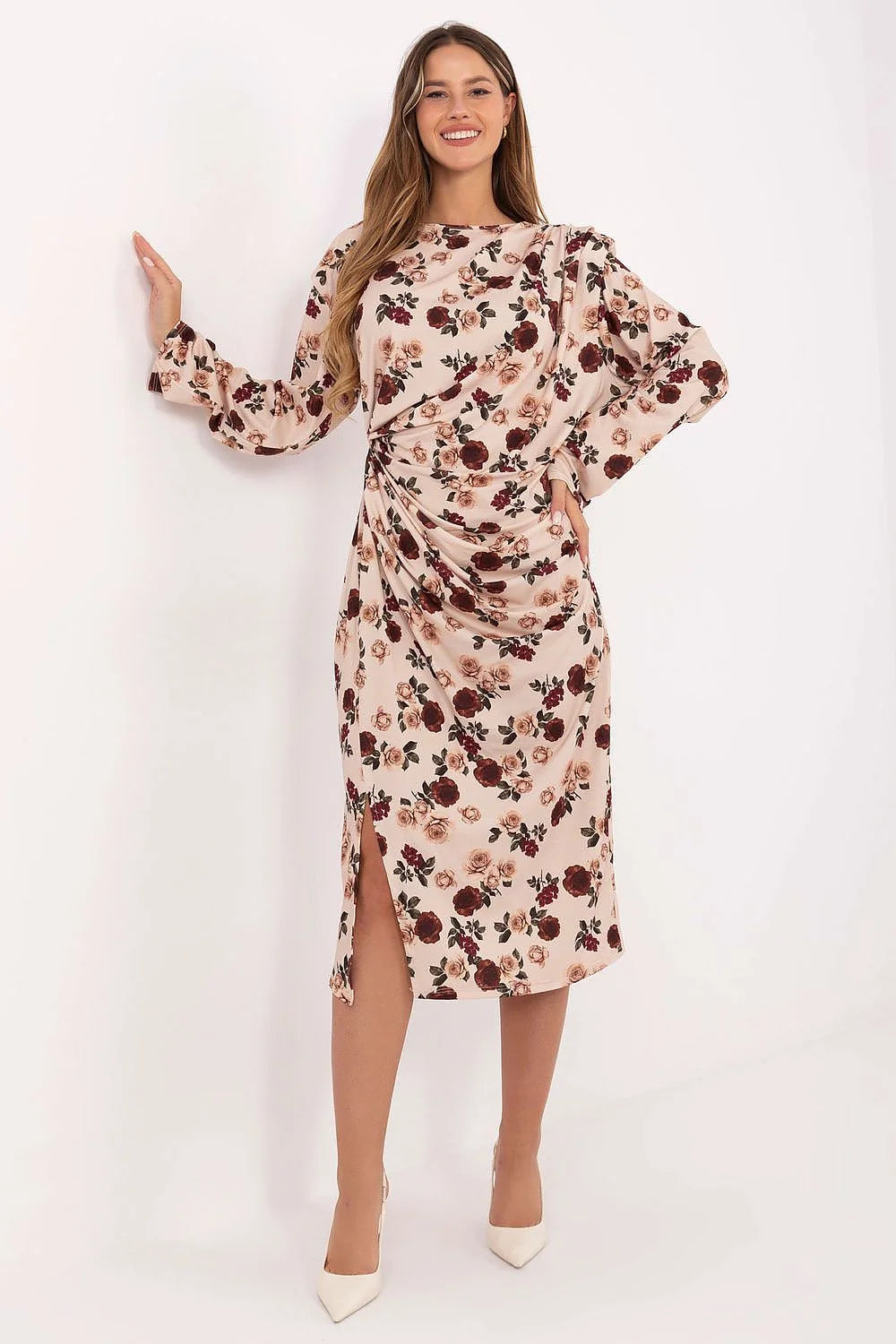 robe midi satin viscose polyester imprimé floral rosé beige latérale feuillage vert drapé froncé taille manches ballon encolure ronde fente