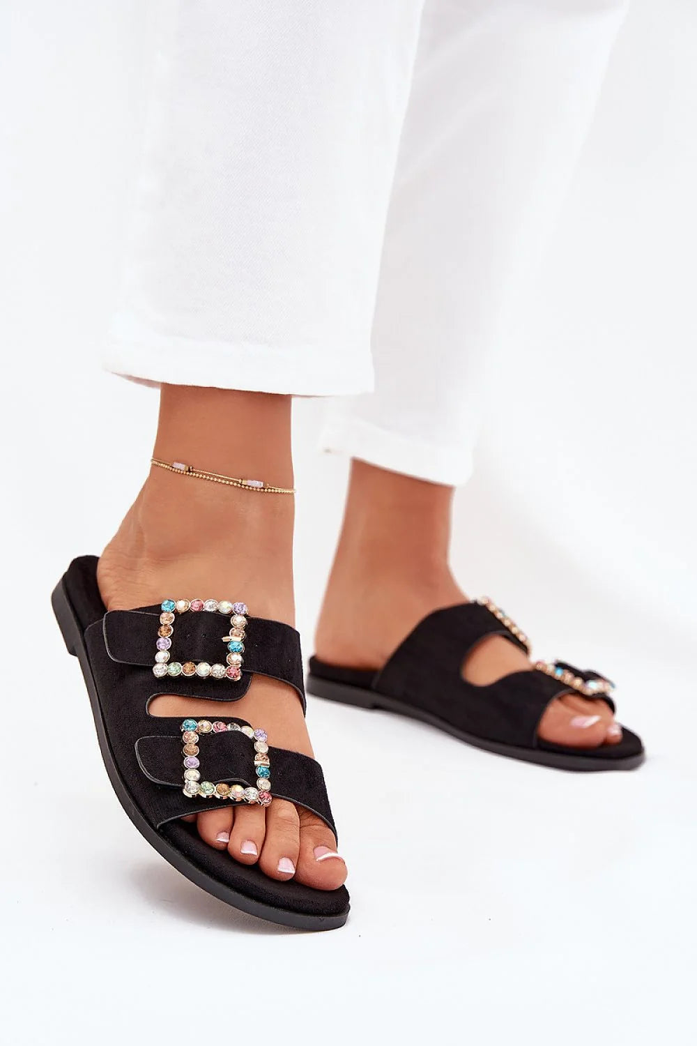 sandales femme plates slides double bride daim noir bout ouvert boucles carrées strass multicolores première rembourrée confort respirabilité réglables ajustement