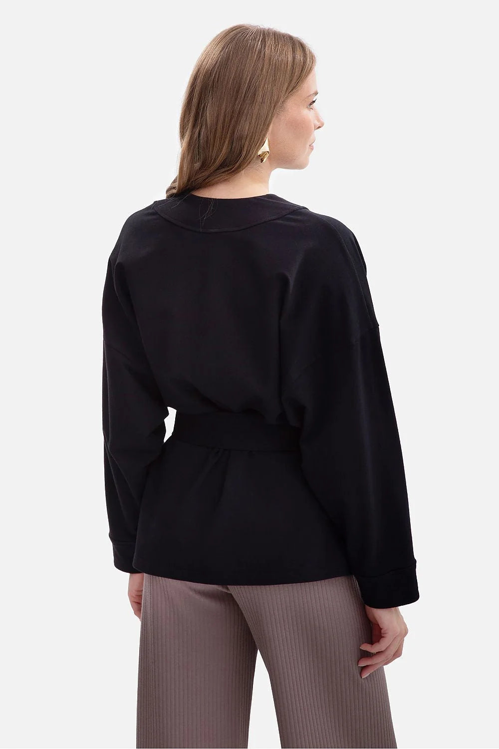 veste kimono ceinturée femme noir maille épaisse coupe ample épaules tombantes encolure V ceinture large manches longues longueur hanche confortable