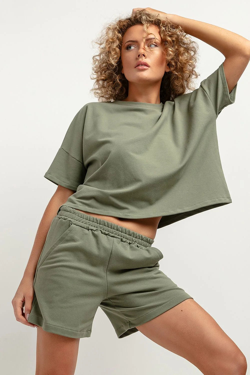 Ensemble décontracté femme chemisier short manches courtes vert kaki coupe ample style moderne occasion loisirs