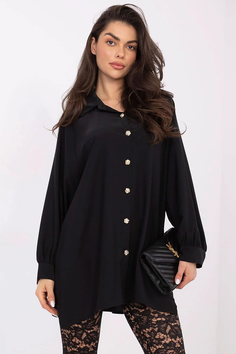 chemise tunique femme oversize noire col classique manches longues bouffantes poignets froncés boutons bijoux dorés tissu fluide polyester