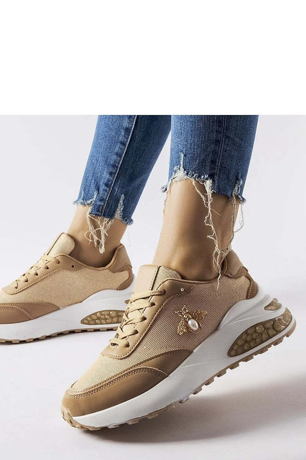 Baskets modernes élégantes femmes design sport-chic insecte bijou similicuir maille beige clair brun blanc amorti confortable