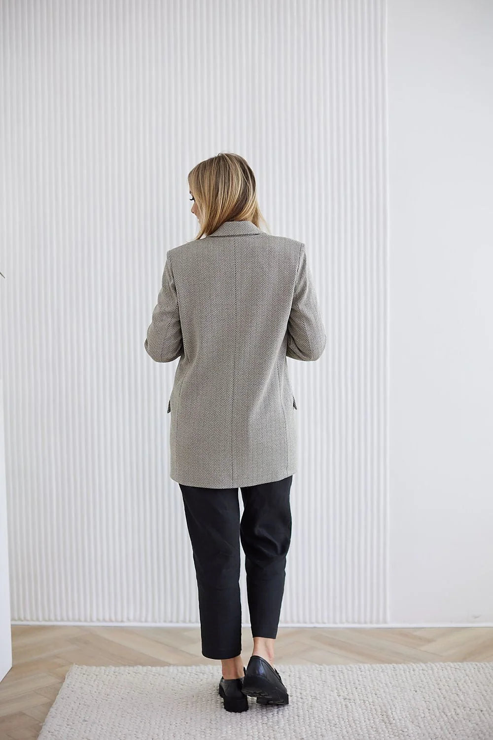 Blazer femme La Aurora maille jacquard élasthanne design chevrons longueur hanches coupe ajustée style sophistiqué