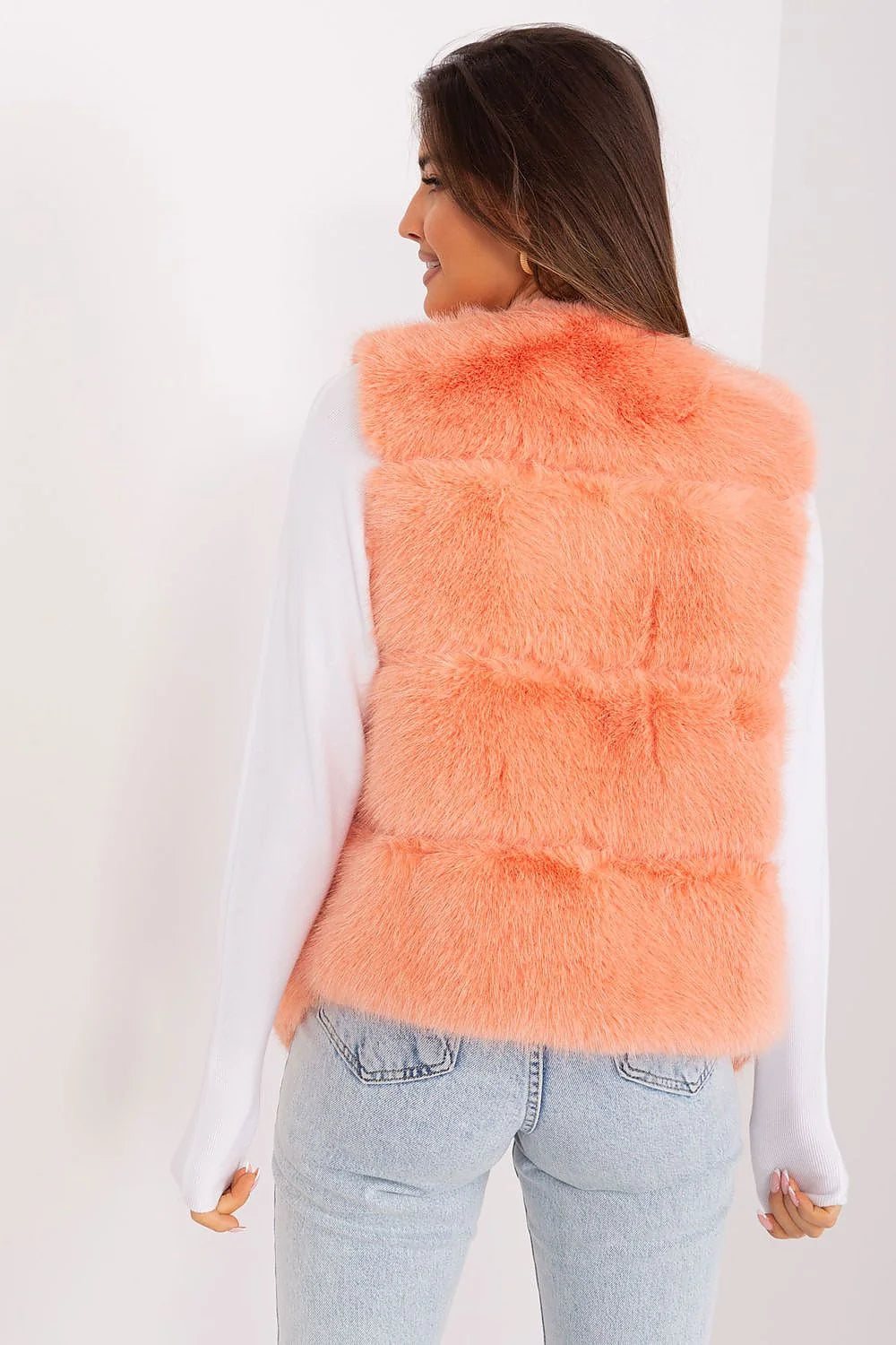 Gilet en fausse fourrure sans manches élégant moderne coupe ajustée coloris saumon vif femmes occasion spéciale quotidien