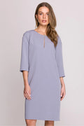 Robe de jour Stylove élégante confortable coupe droite manches trois-quarts col subtil teinte grise perle matière de qualité taille ajustable femme mode intemporelle