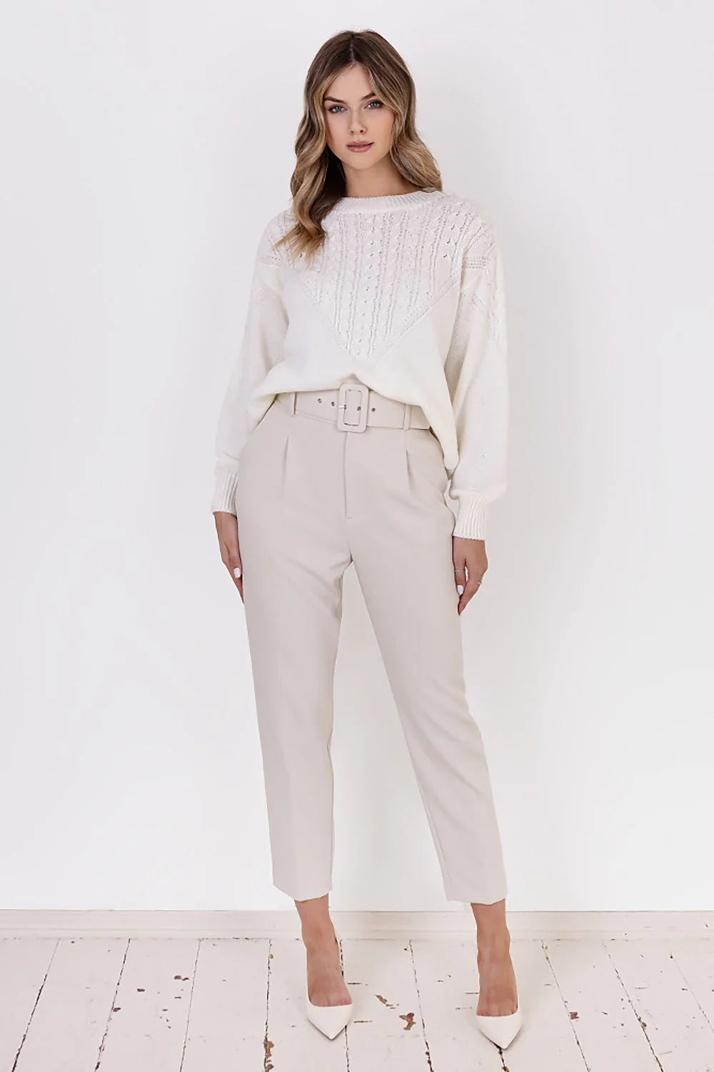 chandail femme écru ivoire maille torsadée encolure ronde manches longues poignets côtelés coupe légèrement oversize blousante
