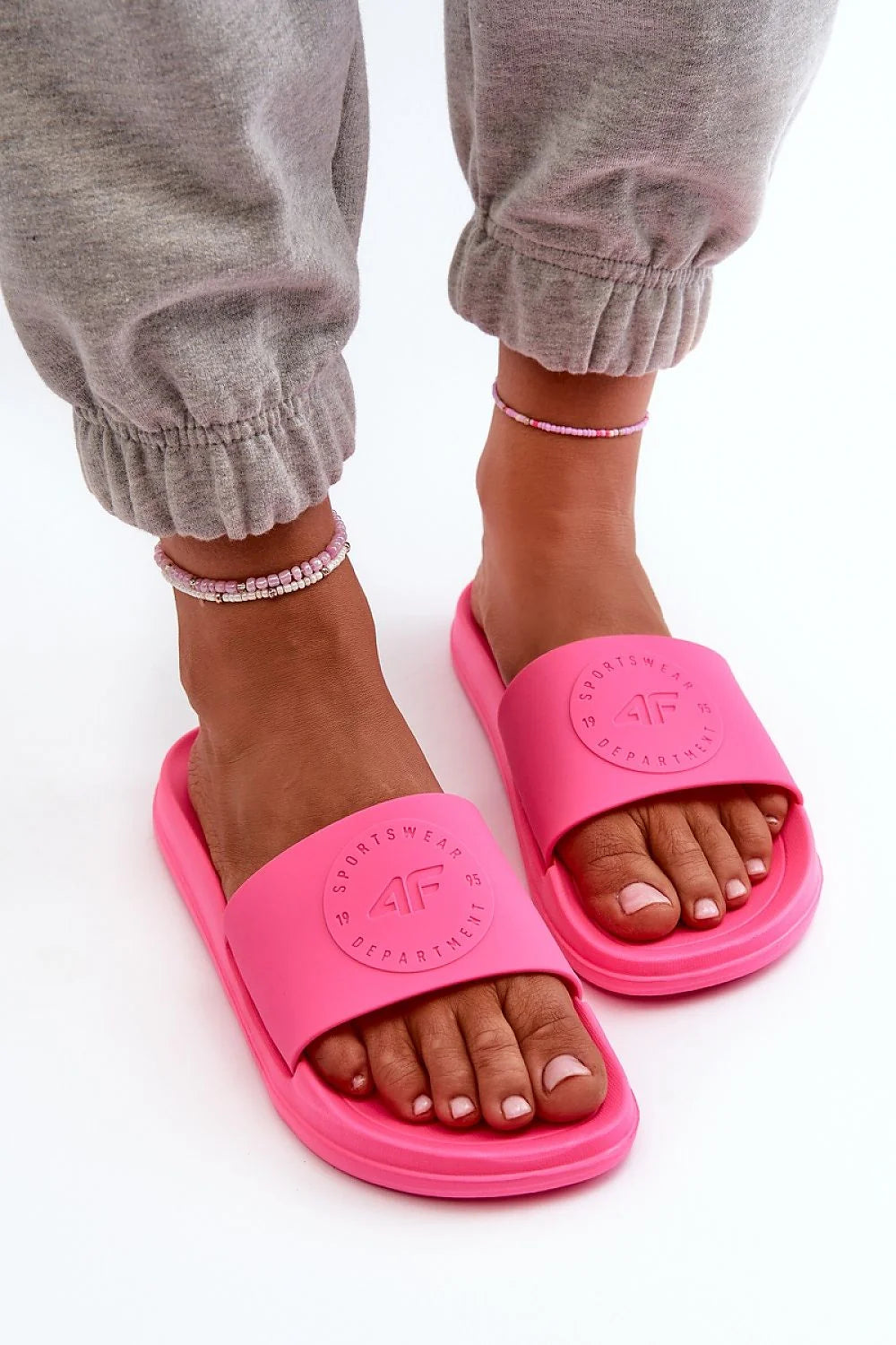 Sandales ouvertes pour femmes style plage rose vif confort maximal amorti optimal matériau durable design moderne usage détente piscine plage