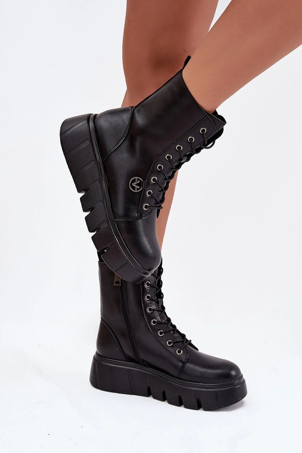 bottines femme cuir écologique noir montantes lacets plateforme massive crantée semelle gomme antidérapante bout rond intérieur doublé maintien