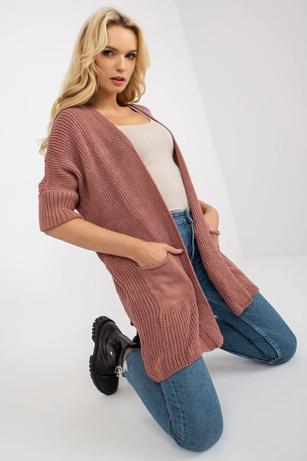 cardigan long femme maille texturée oversize coupe ouverte manches trois quarts retroussées poches plaquées côtelé épais confortable polyvalent automne hiver