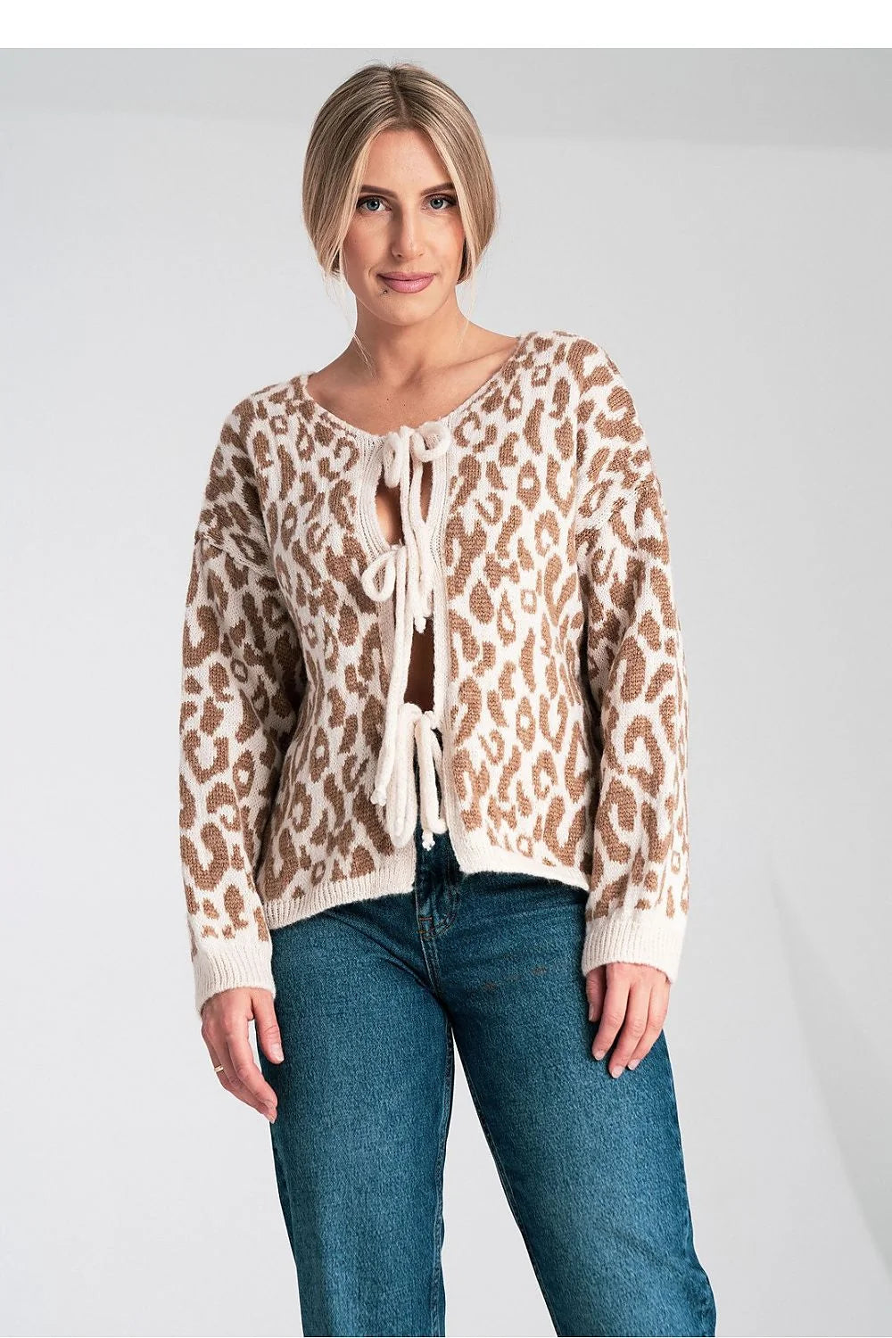 cardigan gilet femme maille douce imprimé léopard beige crème coupe ample longueur hanches col rond manches longues liens nouer