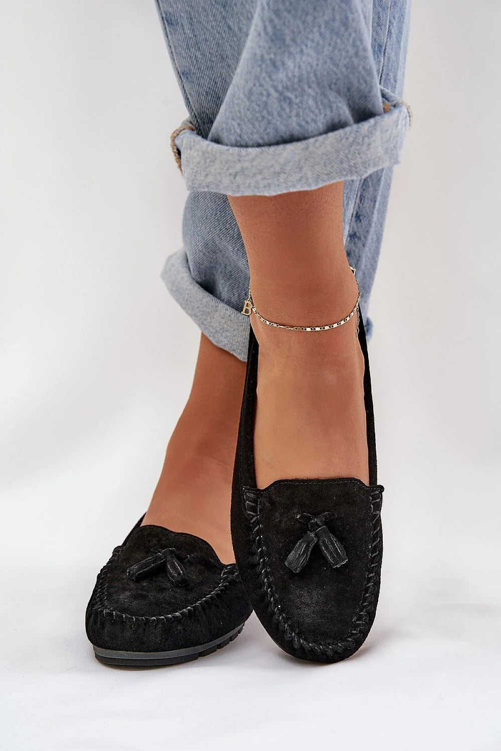 Mocassins femmes style classique en daim naturel cuir suédé noir bout rond confort tout le jour