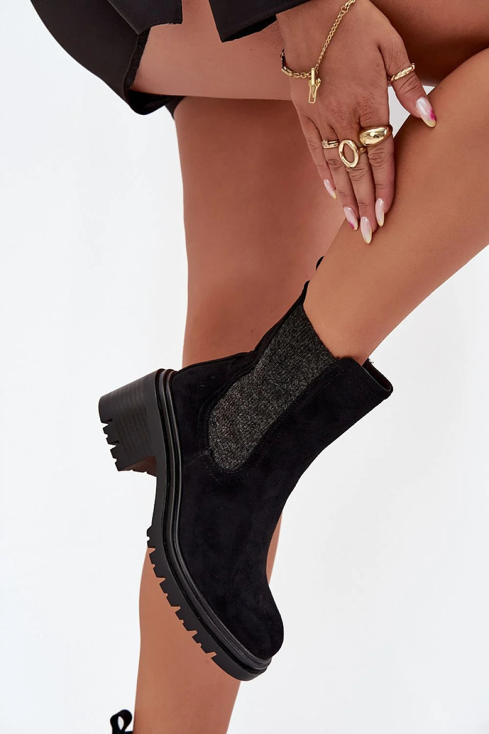 bottines chelsea femme suédine noire bout arrondi fermeture éclair latérale talon bloc 6cm semelle crantée doublure fourrure chaude