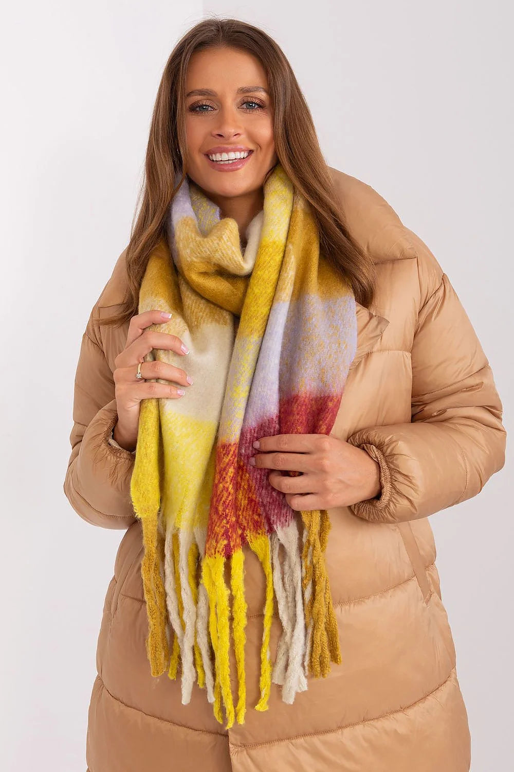 Écharpe à bandes colorées pour femme, polyester, franges, automne/hiver, accessoire mode, style moderne, longueur ample, polyvalent, chic, trendy, châle étoffé, look urbain, tenue élégante, fashion