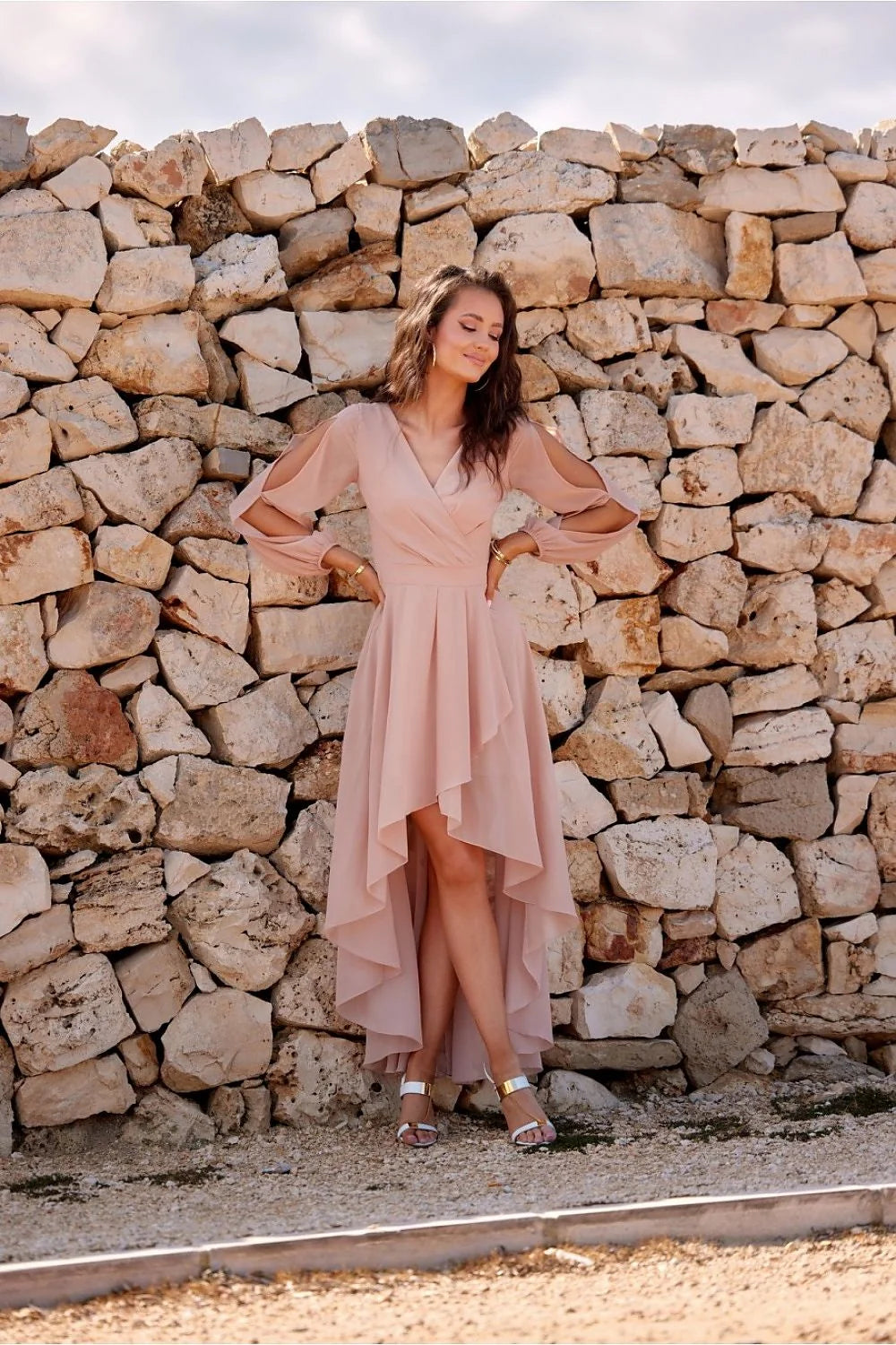 Robe de cocktail Roco Fashion été 2023 asymétrique longue manches transparentes rose pâle sandales talons mariage soirée