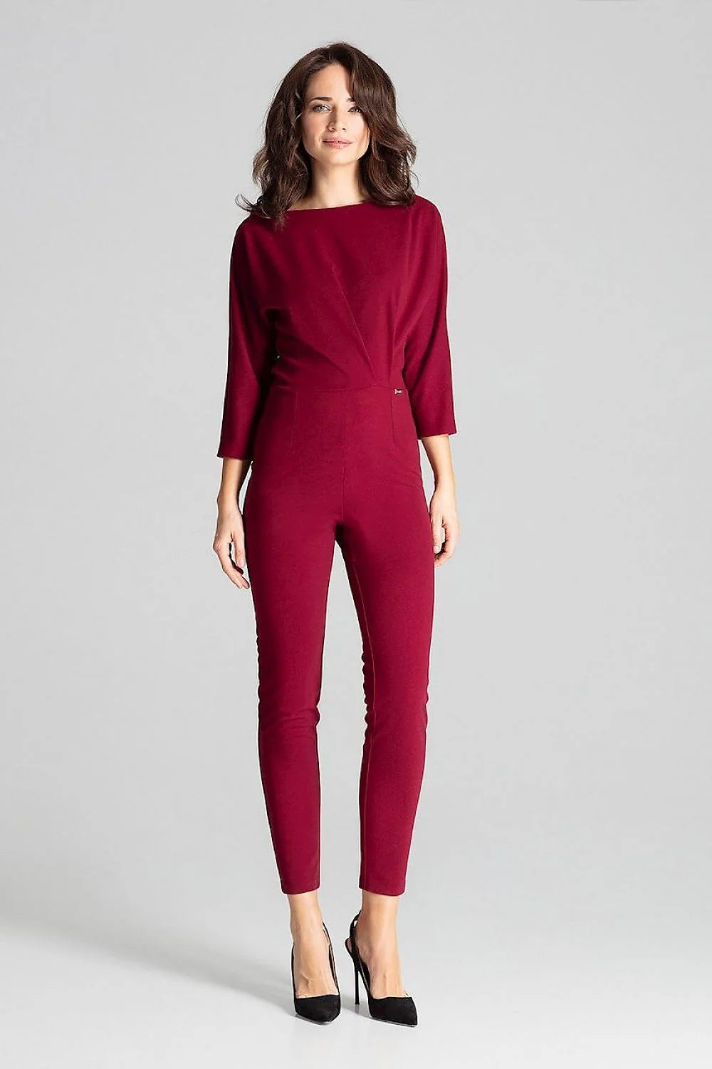 combinaison femme élégante grise polyester élasthanne manches troisquarts col bateau cintrée taille haute jambes cigarette cheville extensible structuré