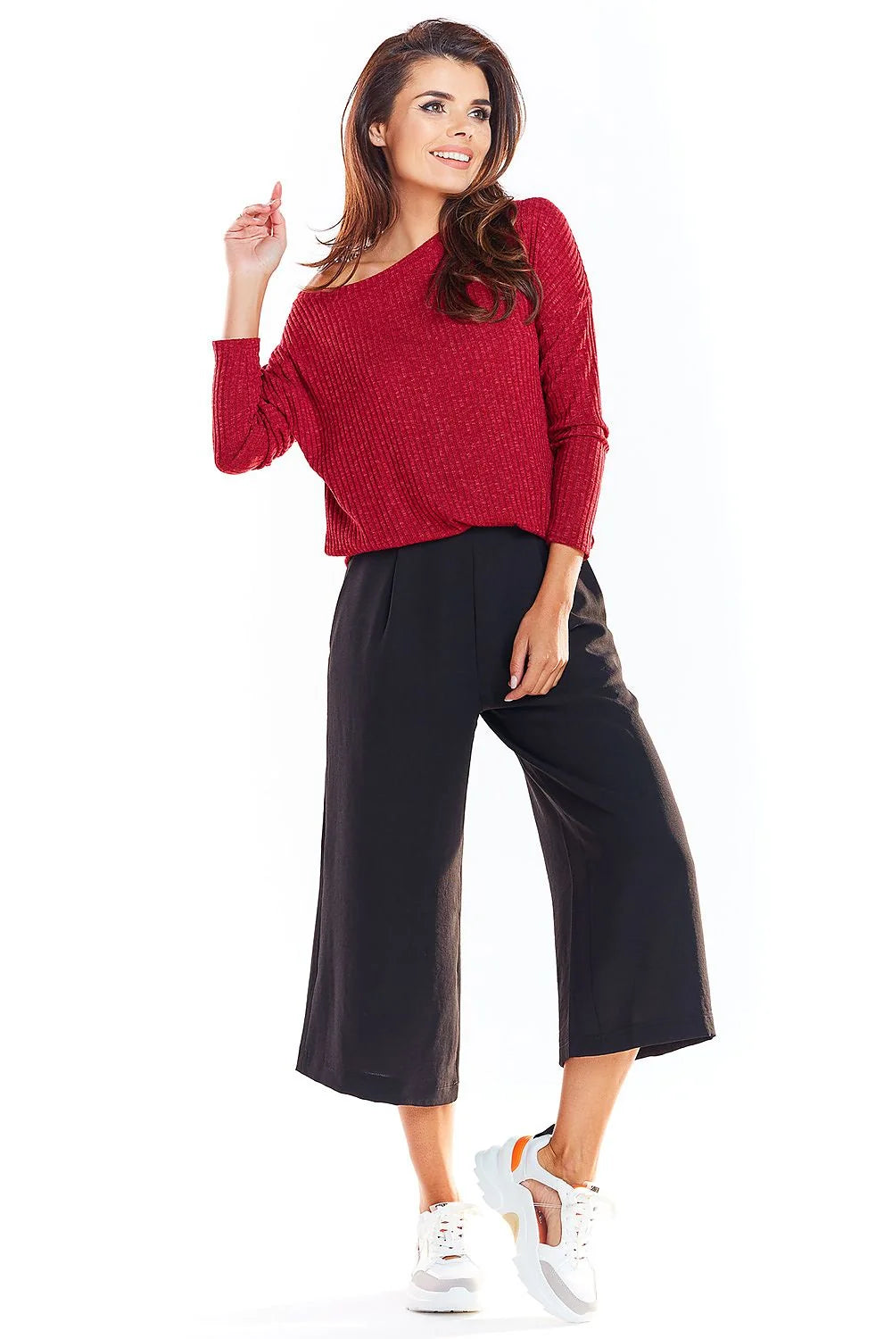 haut femme maille côtelée moutarde ocre coupe ample décontractée encolure asymétrique bateau épaule dévoilée manches longues extensible fin confortable polonaise