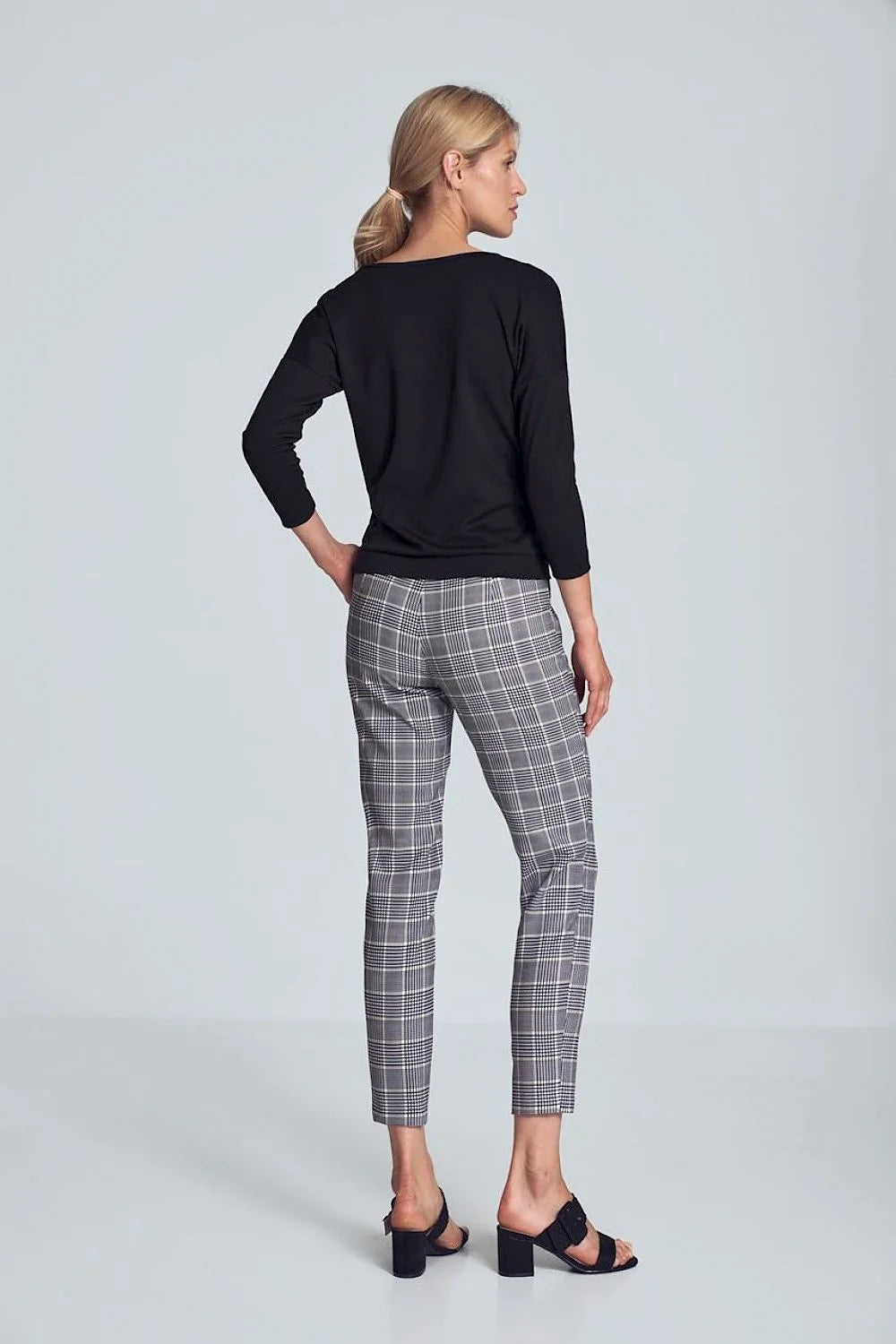 Pantalon femme en polyester élasthanne à carreaux gris moderne chic pour allure élégante quotidienne