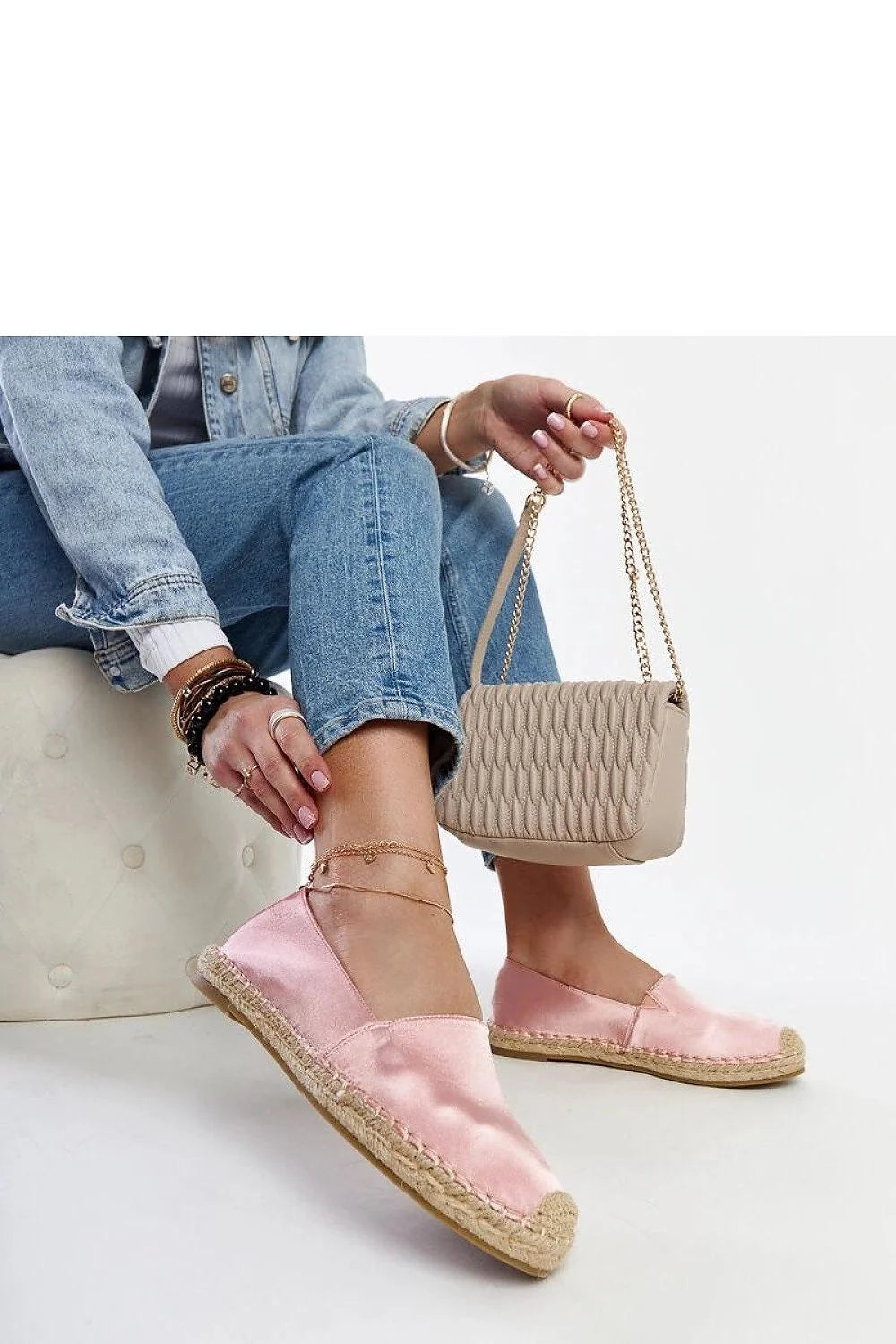 Espadrille Solea féminine élégante en tissu satiné rose pâle semelle beige sans doublure closure slip-on été