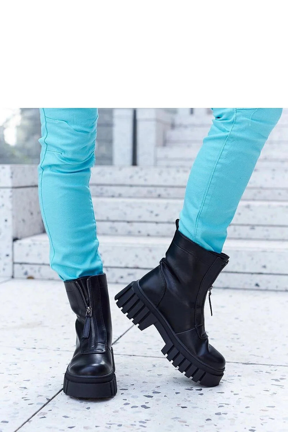 bottines noires Francavilla cuir lisse plateforme semelle caoutchouc crantée talon large mi haute bout rond fermeture éclair doublure chaude antidérapantes