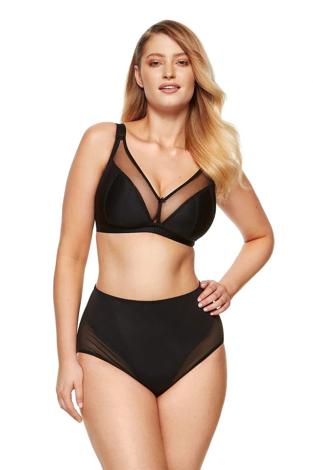 Ensemble de lingerie féminine élégant minimaliste tulle microfibre beige culottes hautes soutien-gorge sans armature