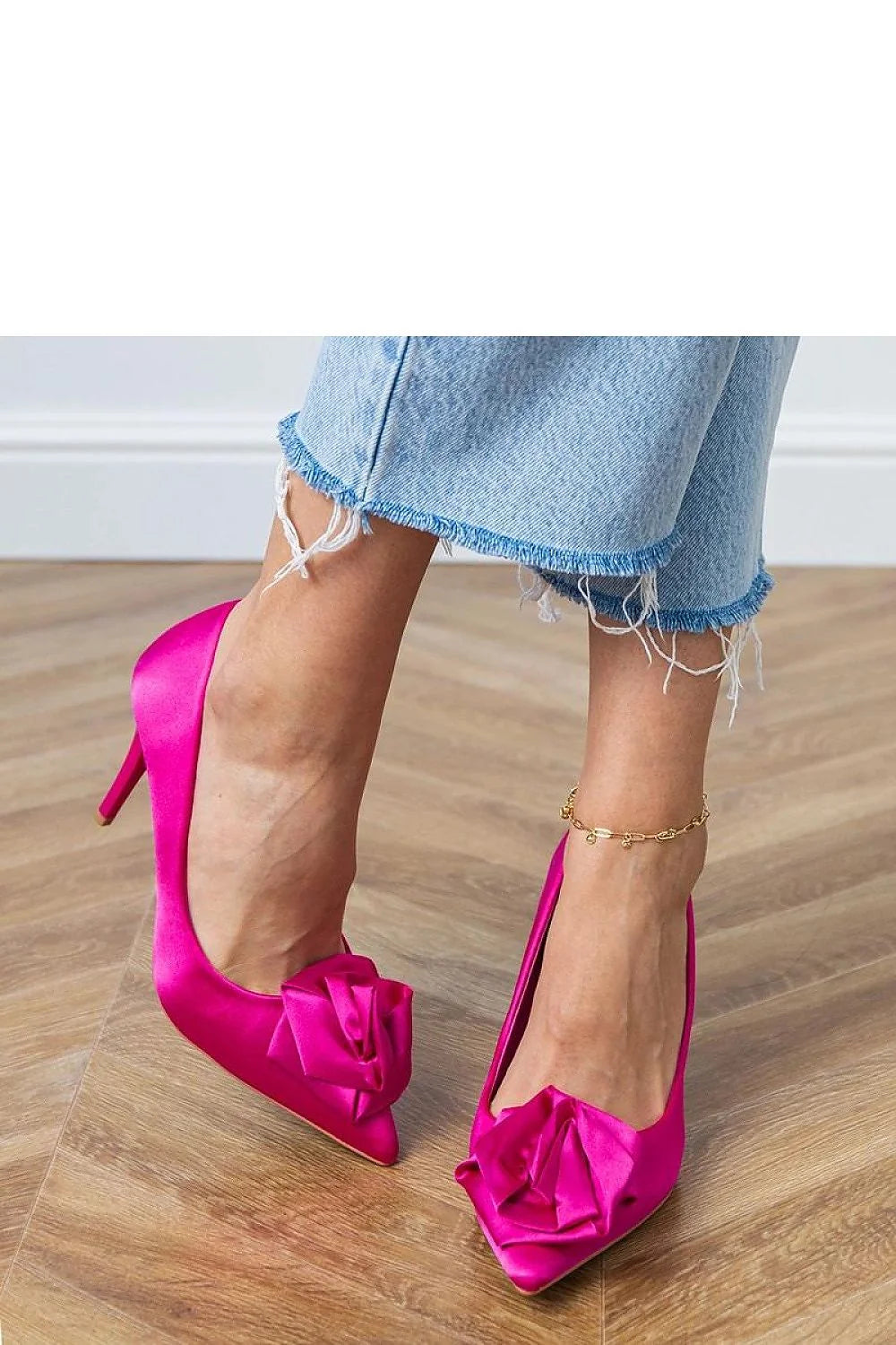 escarpins satin fuchsia bout pointu rosace plissée décorative talon aiguilles 9cm élancé satinée semelle cuir écologique confort soirée