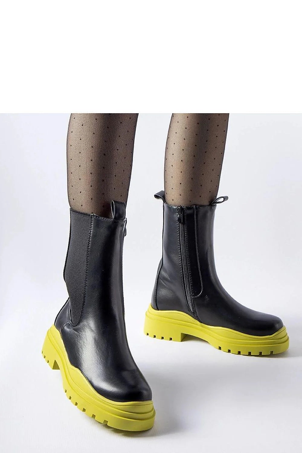 Bottes pour femmes design moderne audacieux style Chelsea cuir noir semelle jaune vif confort plateau talon femmes