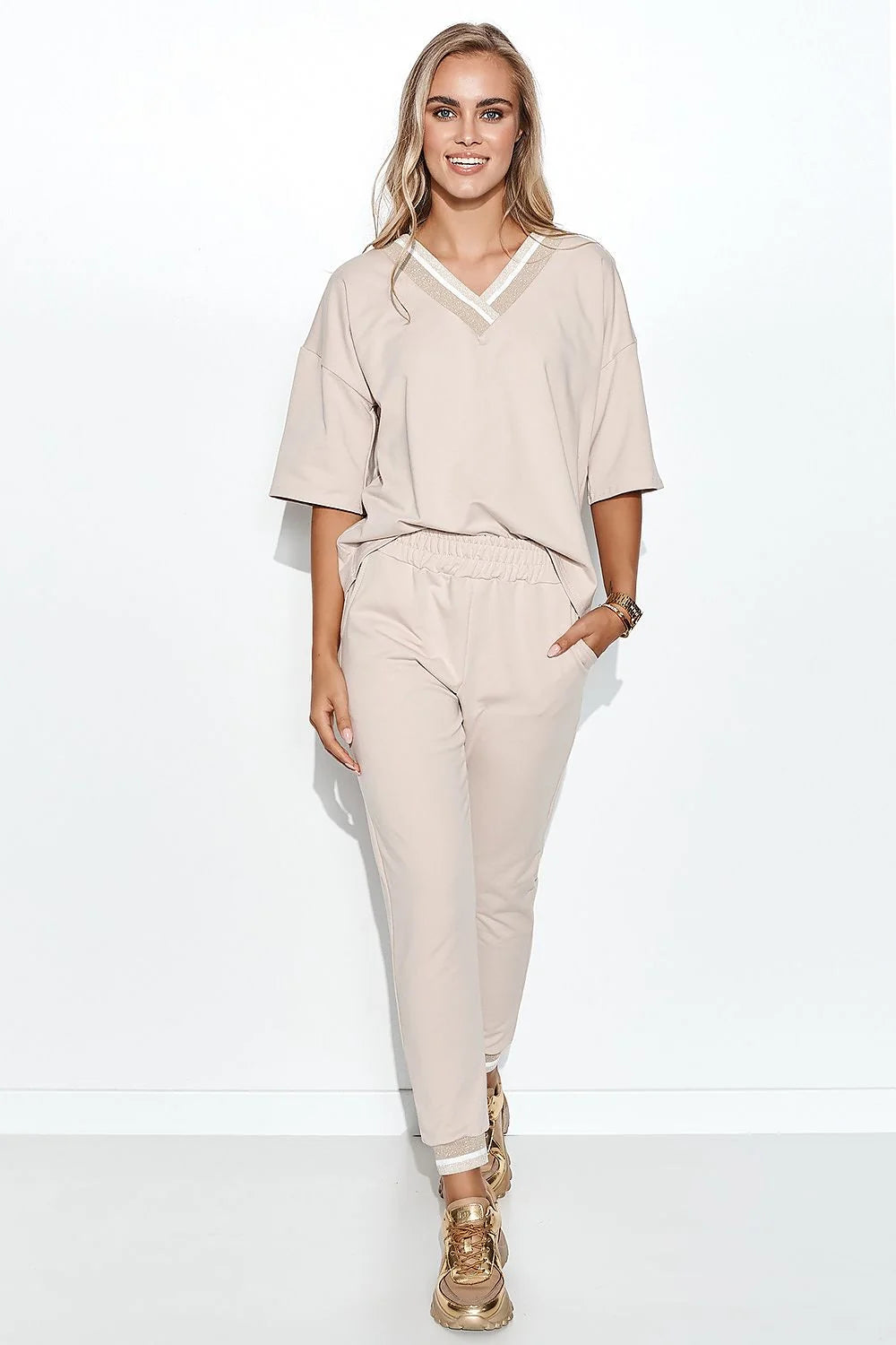 Ensemble chemisier pantalon coton décontracté minimaliste confort pour femmes modernes style urbain blanc élégant