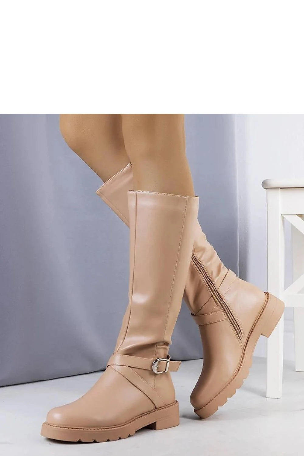 Bottes haute similicuir beige moderne élégantes boucle argentée confort femme style chic casual