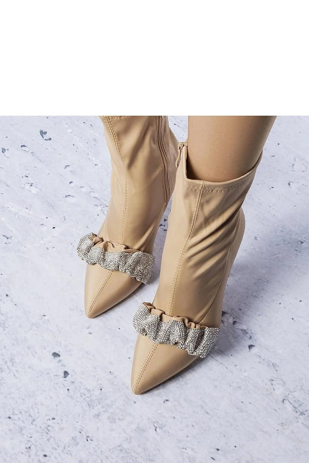 bottines talons stiletto beige cuir souple stretch moulant bout pointu tige cheville scrunch plissé strass argentés fermeture éclair latérale