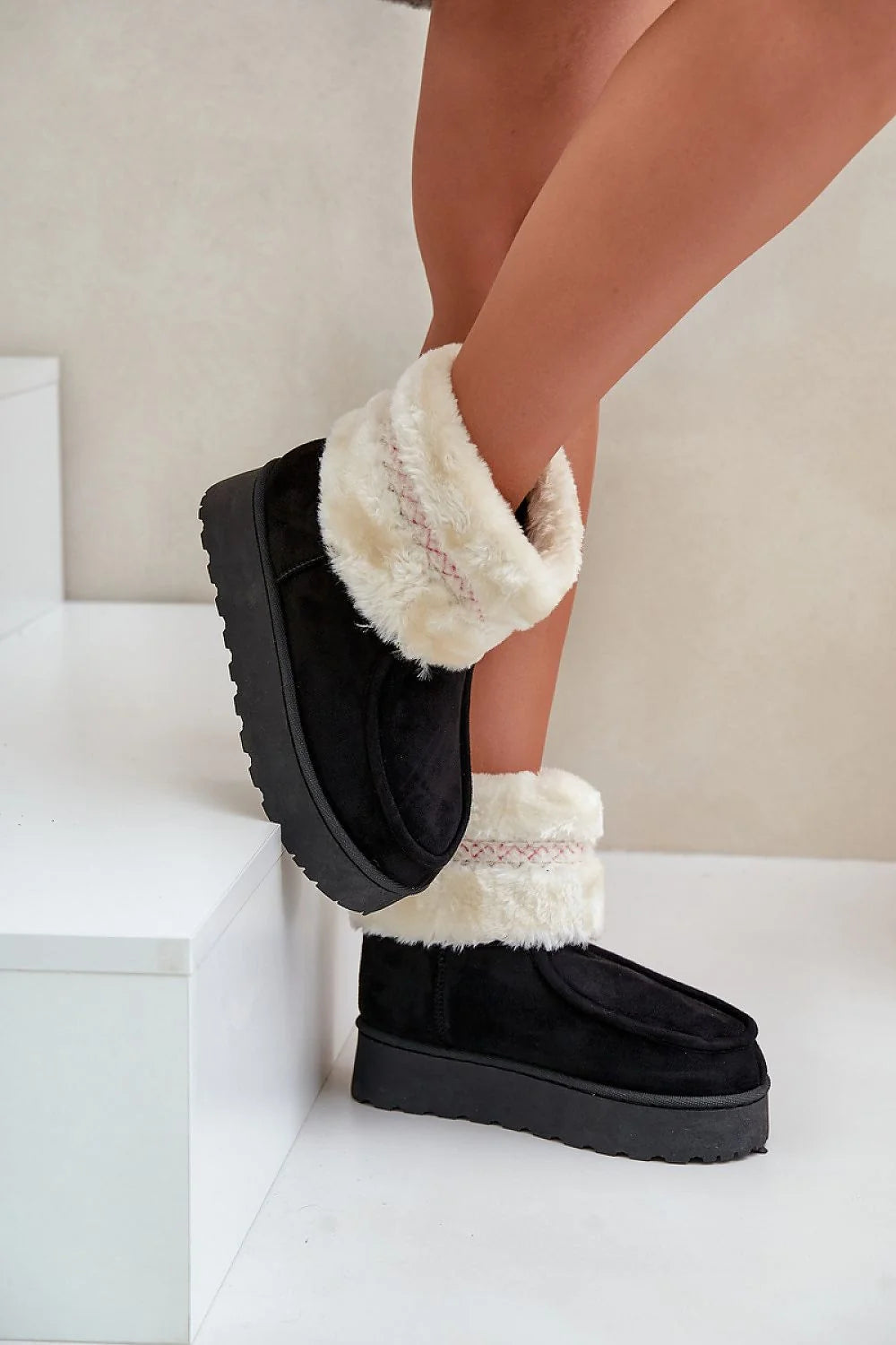 Bottes de neige Step in style femmes suède écologique fourrure blanche plateforme compensée style casual chic noir blanc rose