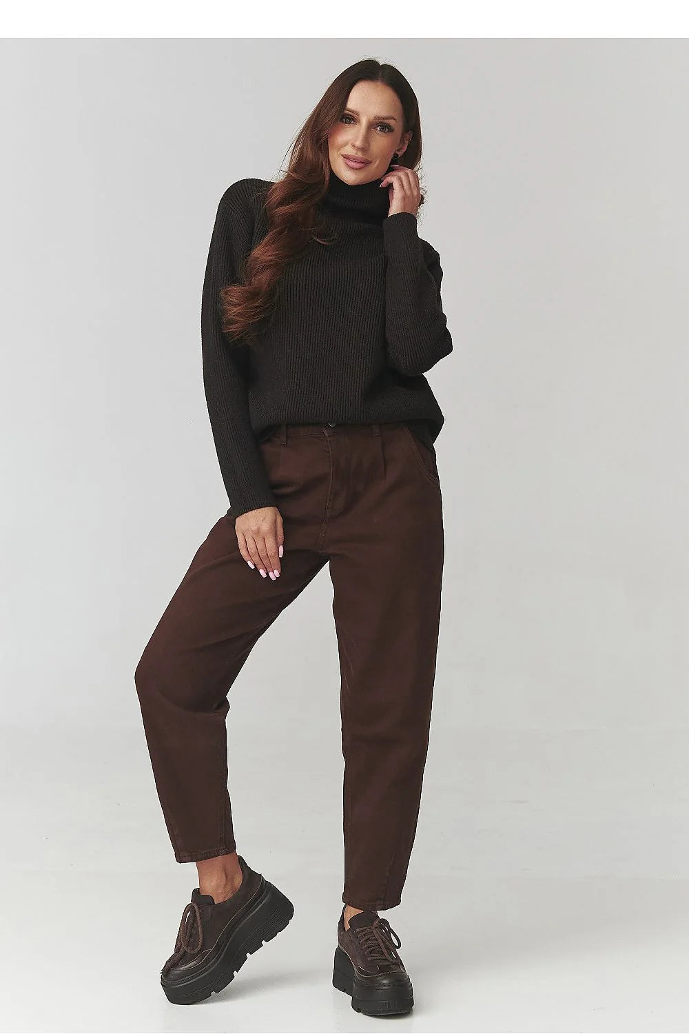 pull col roulé femme noir maille côtelée ample épaules tombantes manches longues poignets resserrés épais hiver chic taille haute