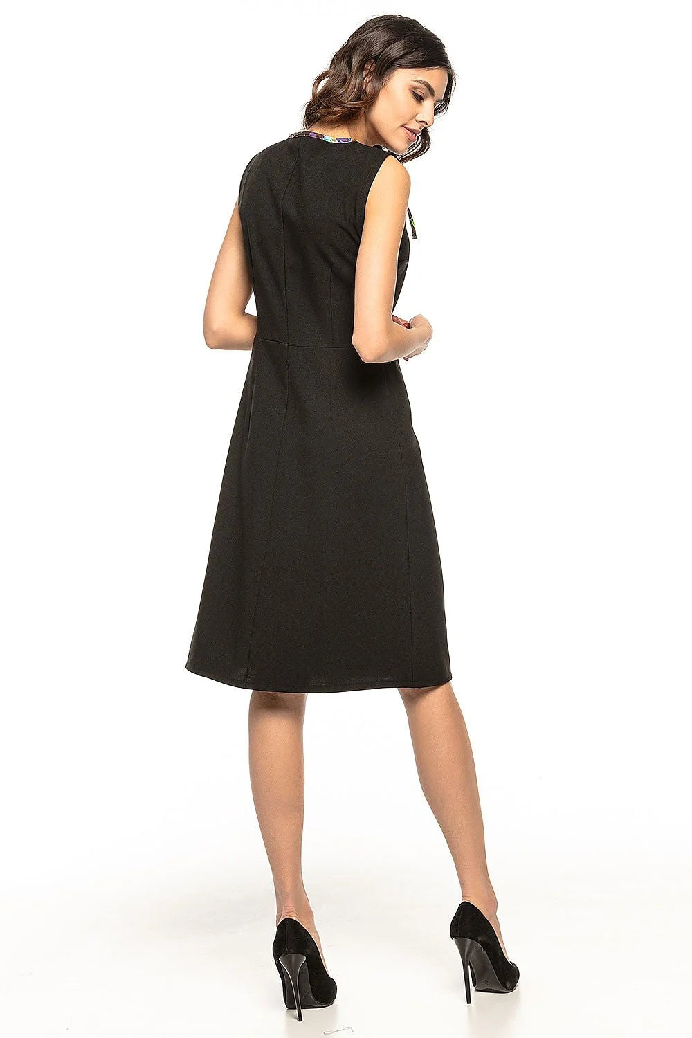 Robe midi en coton noir élégante et évasée, idéale pour bureau et sorties décontractées