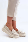 Mocassins féminins modernes en suède beige clair plateforme talon confortable style épuré pour quotidien occasionnels