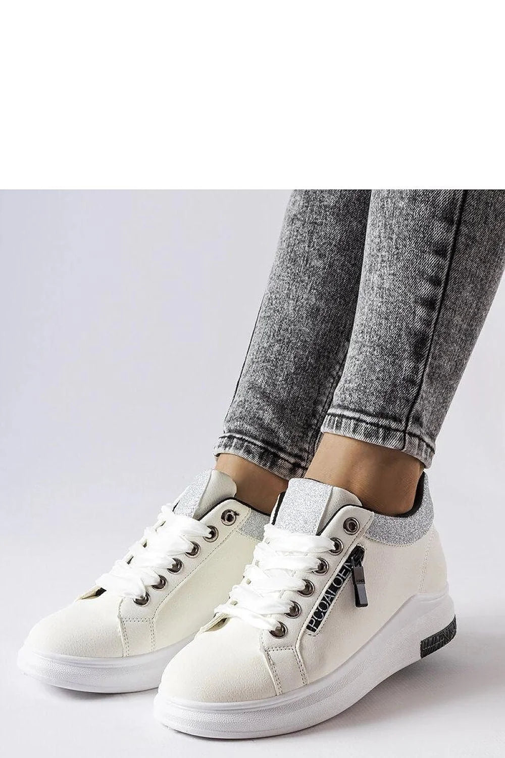 Sneakers compensées pour femmes style moderne blanches été confortables matériau écologique cuir synthétique lacets métalliques détails élégants polyvalentes occasion quotidienne