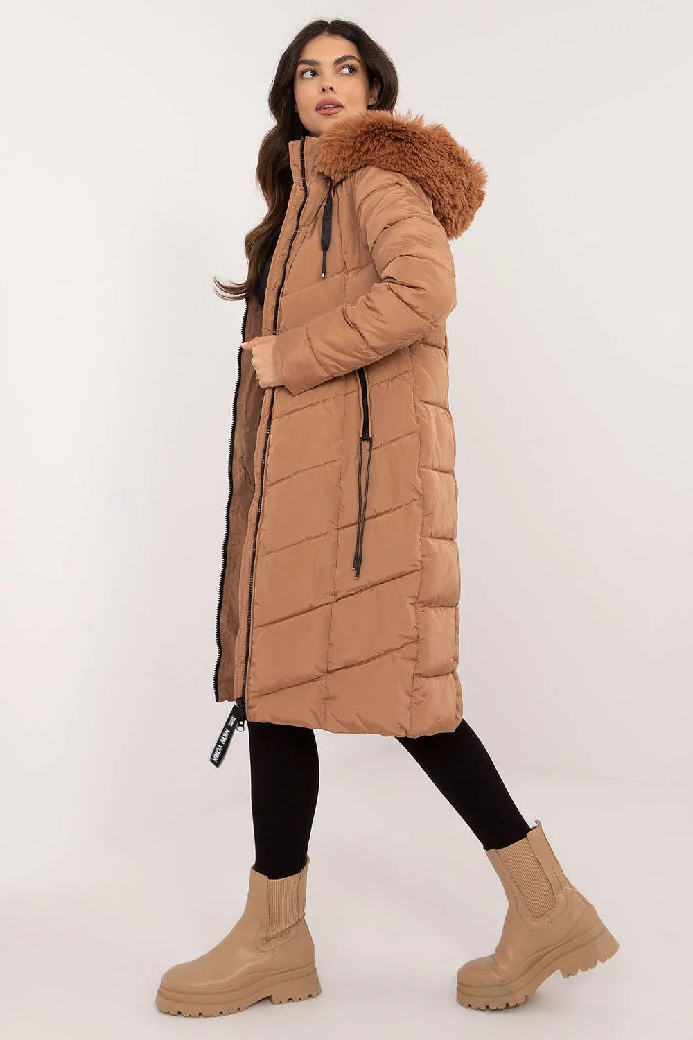 Manteau long pour femmes en polyester matelassé style urbain couleur camel capuche fourrure New York