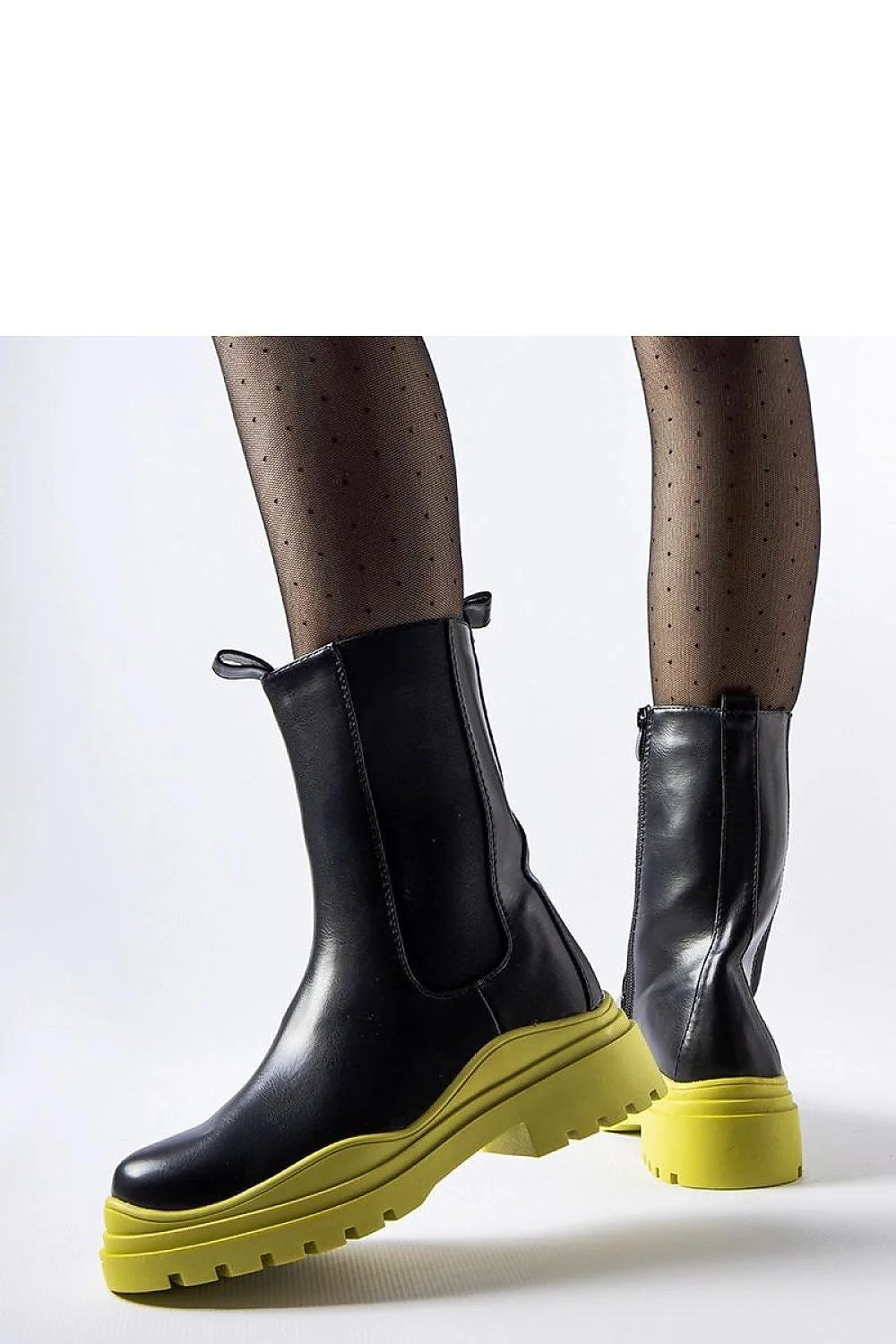 Bottes pour femmes design moderne audacieux style Chelsea cuir noir semelle jaune vif confort plateau talon femmes