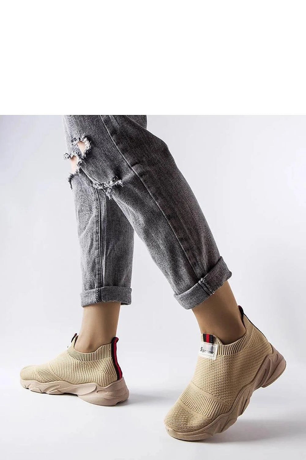 Chaussures de sport pour femmes slip-on design moderne beige tissu tricoté semelle caoutchouc anti-dérapante occasions décontractées style épuré