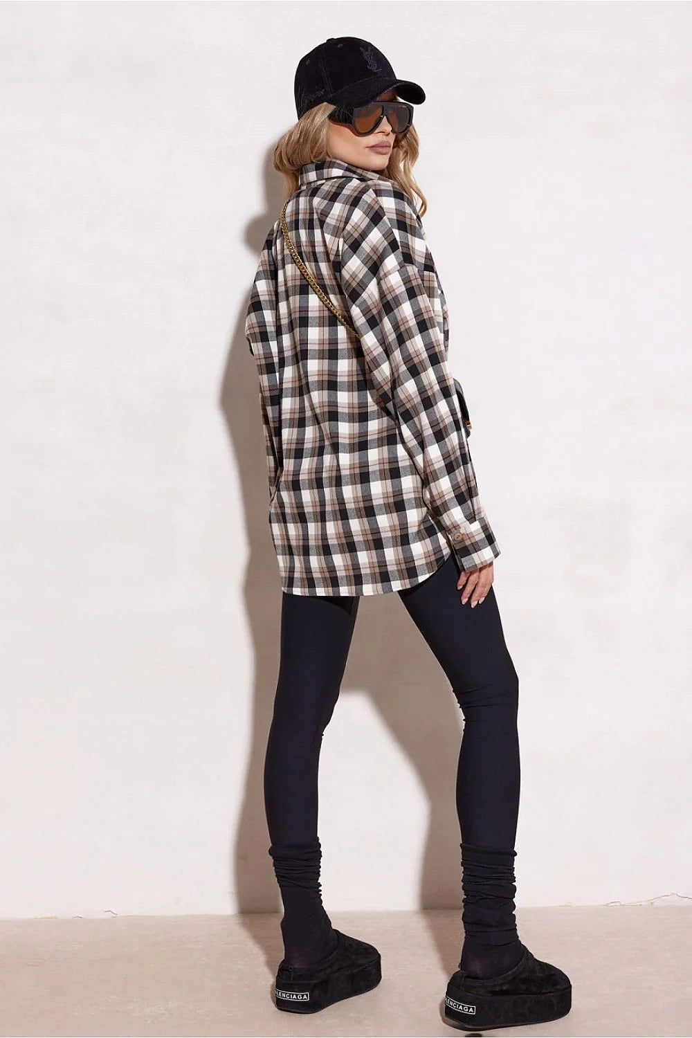 chemise oversize femme surchemise carreaux tartan beige noir blanc flanelle douce ample décontractée manches longues col classique polonaise polyester rayon