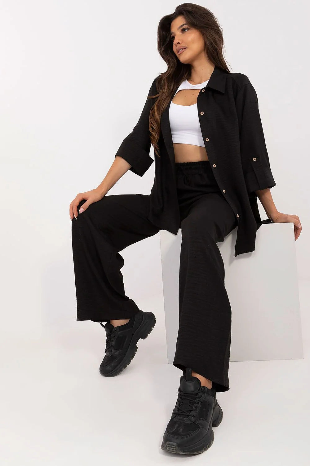 Ensemble Lakerta contemporain femmes athlétique chic blanc noir crop top veste pantalon baskets mode