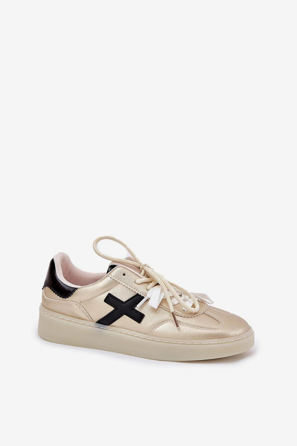 Chaussures de sport pour femmes design moderne élégance coupe basse cuir artificiel doré champagne détails métalliques occasion quotidienne sport