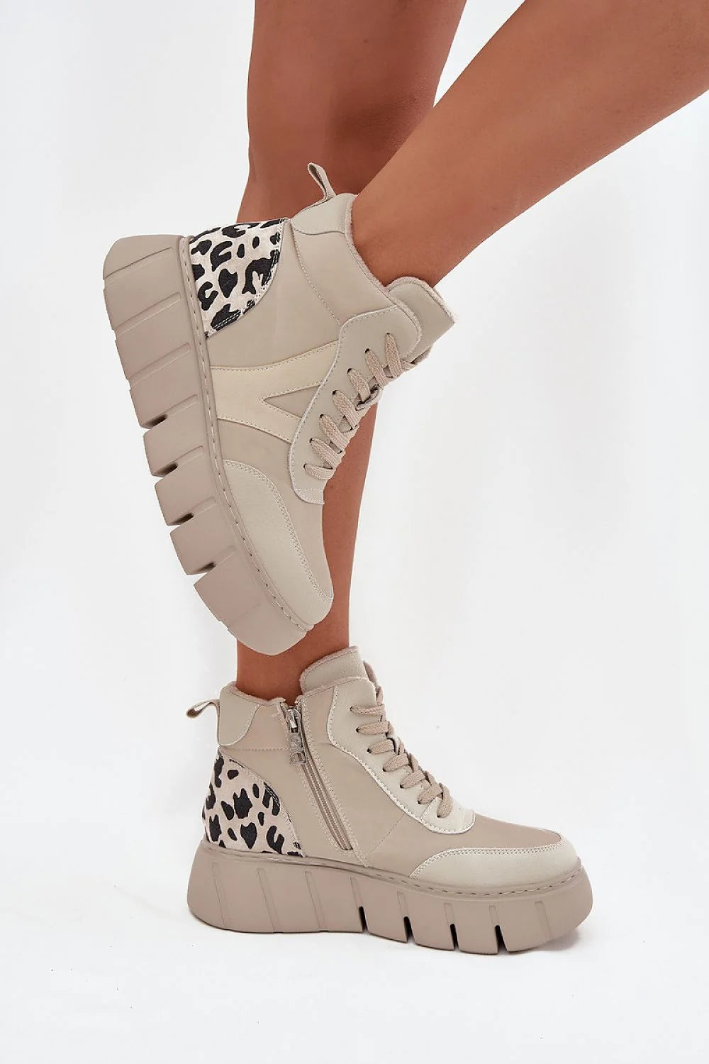 bottines montantes femme sportive vinceza cuir naturel plateforme légère crantée semelle lacets fermeture éclair rembourrée maintien suède imprimé léopard écru