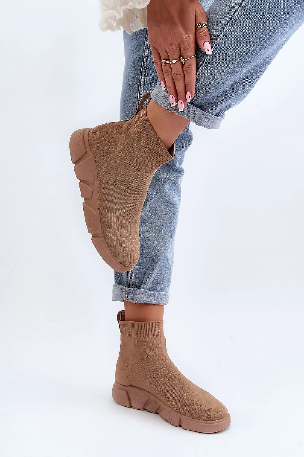 Bottines modernes pour femmes design élégant matériau textile extensible couleur beige sand tige montante semelle épaisse amorti confort maximal