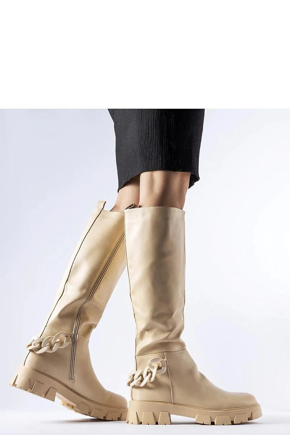 Bottes hautes cuir élégantes modernes beige fermeture éclair chaîne décorative semelle crantée automne-hiver