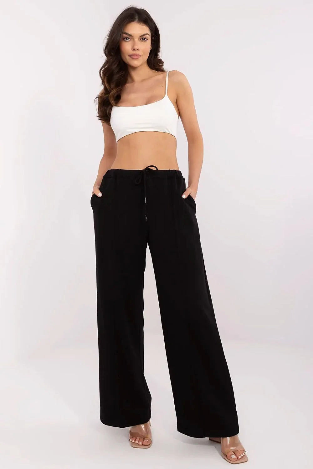 Ensemble vêtements femme haut crop top brassière pantalon survêtement large couleur uni blanc noir tissu doux confortable style moderne