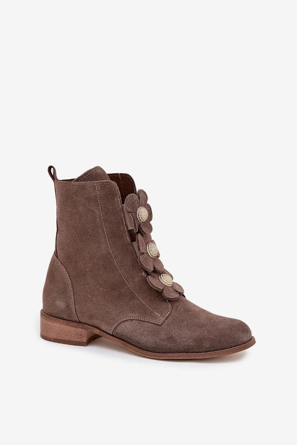 bottines femme daim taupe western bohème effilé talon bloc 3cm cheville fleurs appliquées boutons dorés fermeture éclair latérale surpiqûres