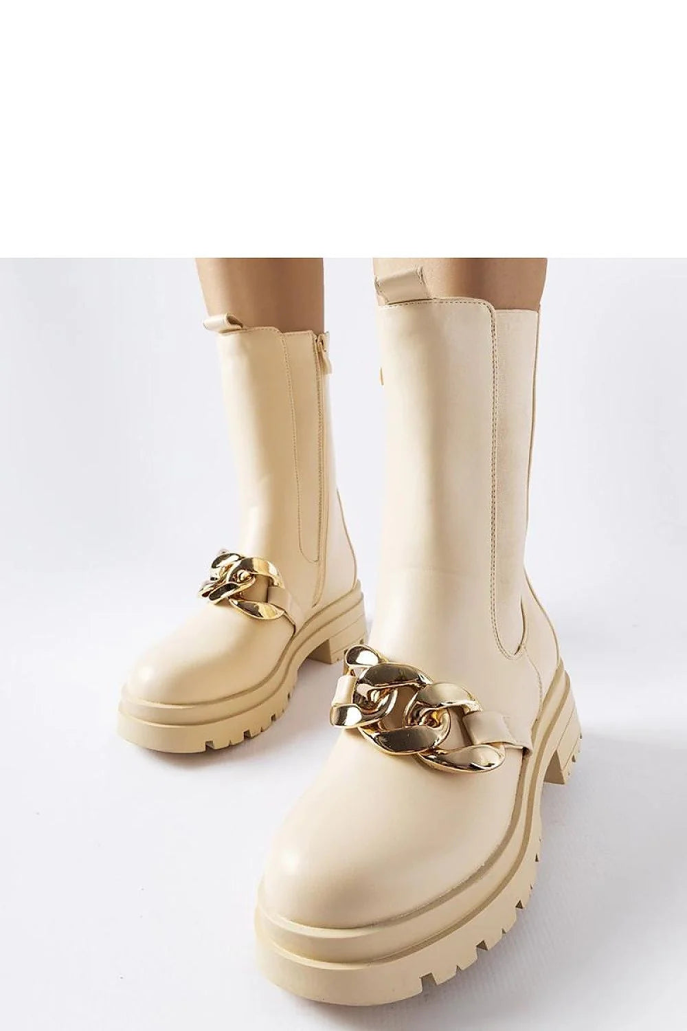 bottines mi mollet beige crème similicuir vegan talon moyen bloc semelle crantée fermeture éclair latérale chaîne dorée oversize rock chic