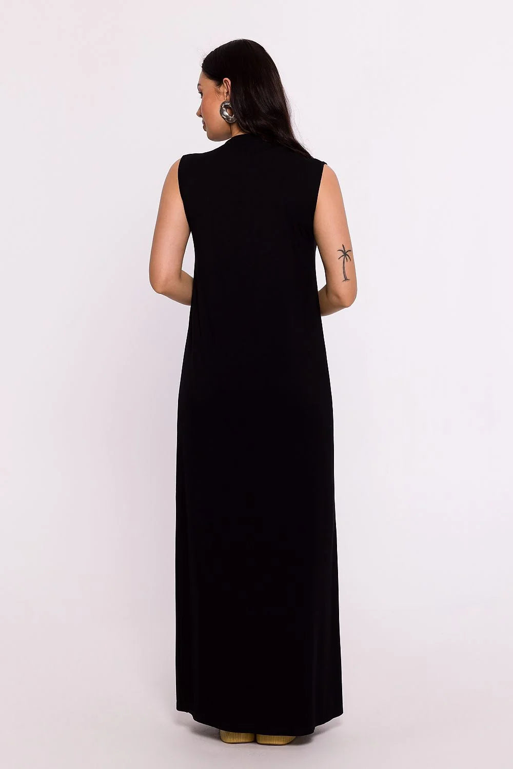 Robe longue élégante sans manches en V noir fluide pour femme occasion jour et soirée