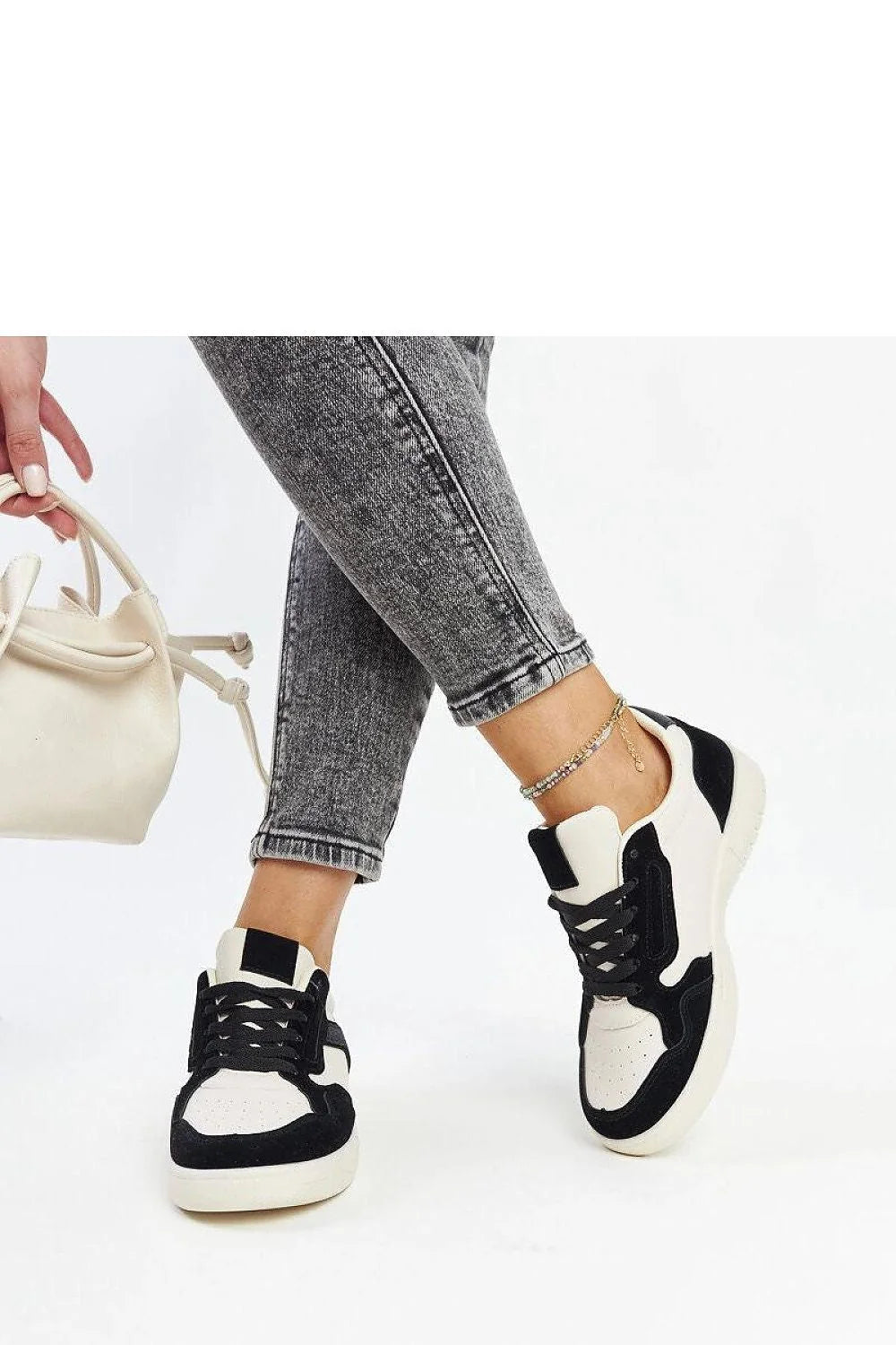 Sneakers modernes pour femmes, style sportif, basse, bicolore, cuir et daim, paillettes, élégance, casual, look urbain